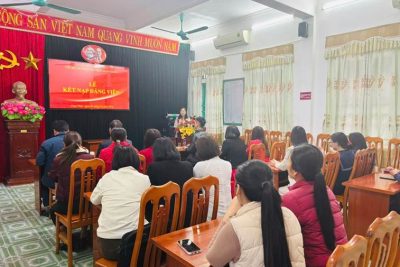 Chi bộ trường Tiểu học Giao Xuân tổ chức Lễ kết nạp Đảng viên mới  Nhân dịp kỉ niệm 96 năm ngày thành lập Đảng CSVN quang vinh